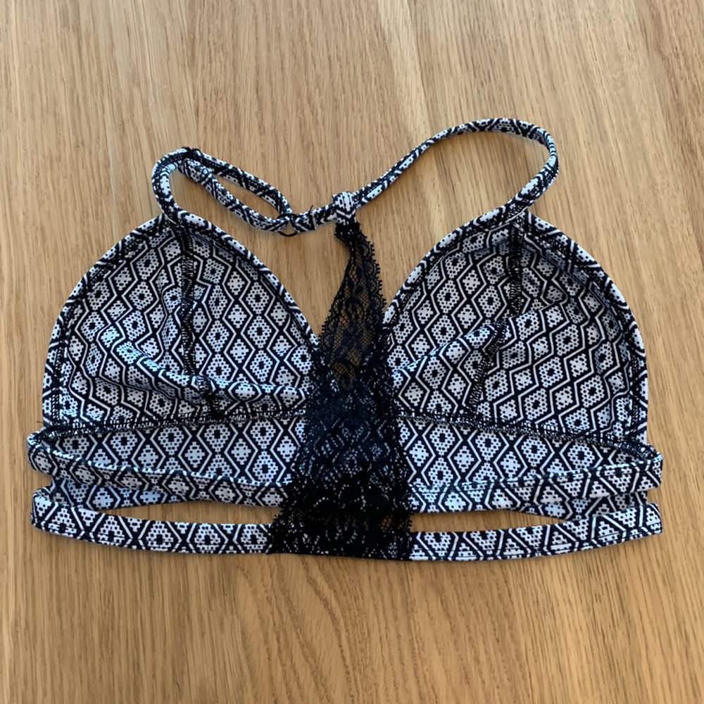 Nike Dri-Fit bra - Picture 2 of 3